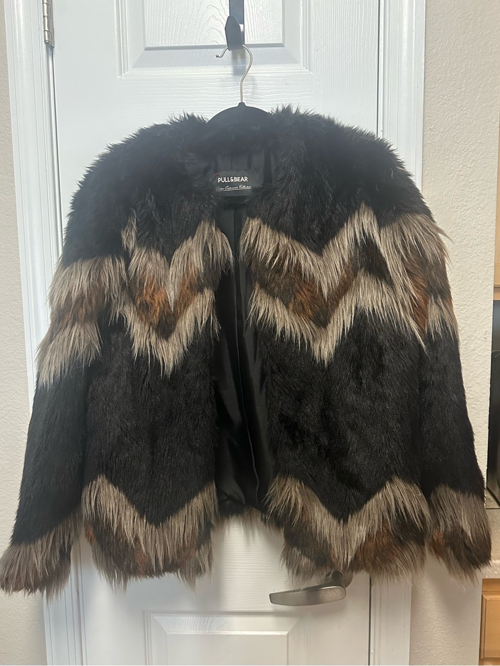 Pull&Bear Women's Black Faux Fur Teddy Jacket with Brown Accents